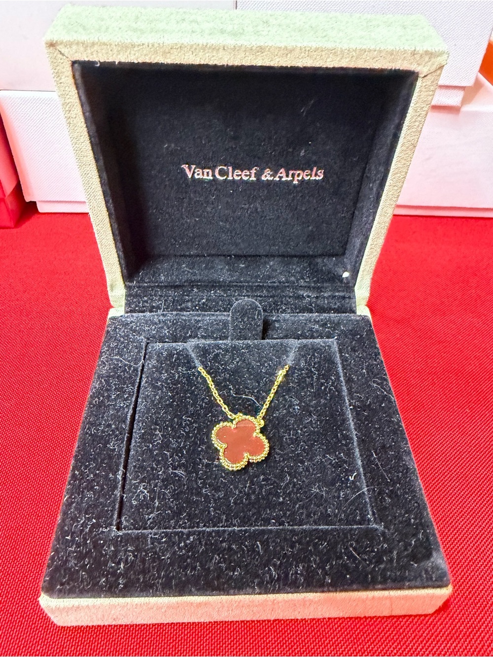 Gold Necklace Motif